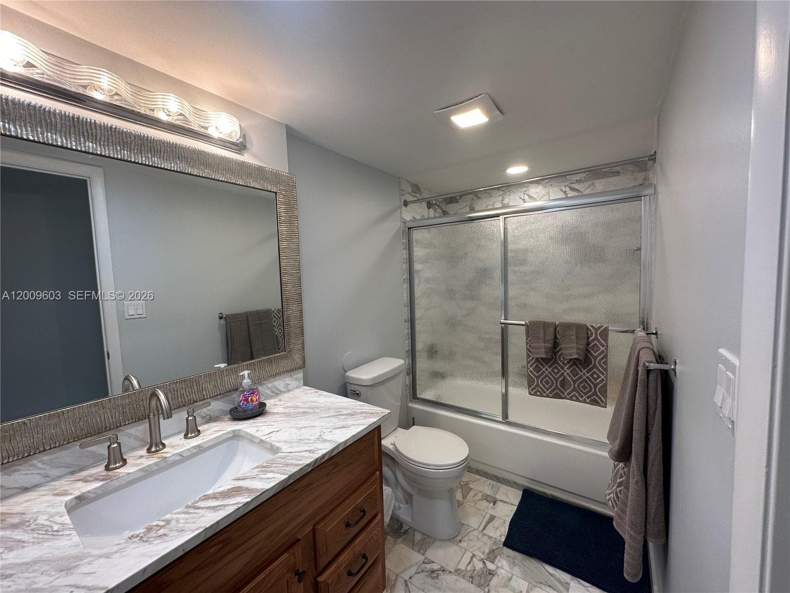 2555 Collins Ave 1403 photo 9