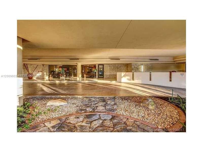 2555 Collins Ave 1403 photo 15