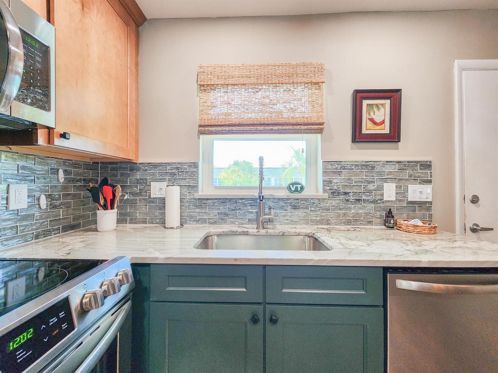 2800 Indian River Boulevard 8 photo 2