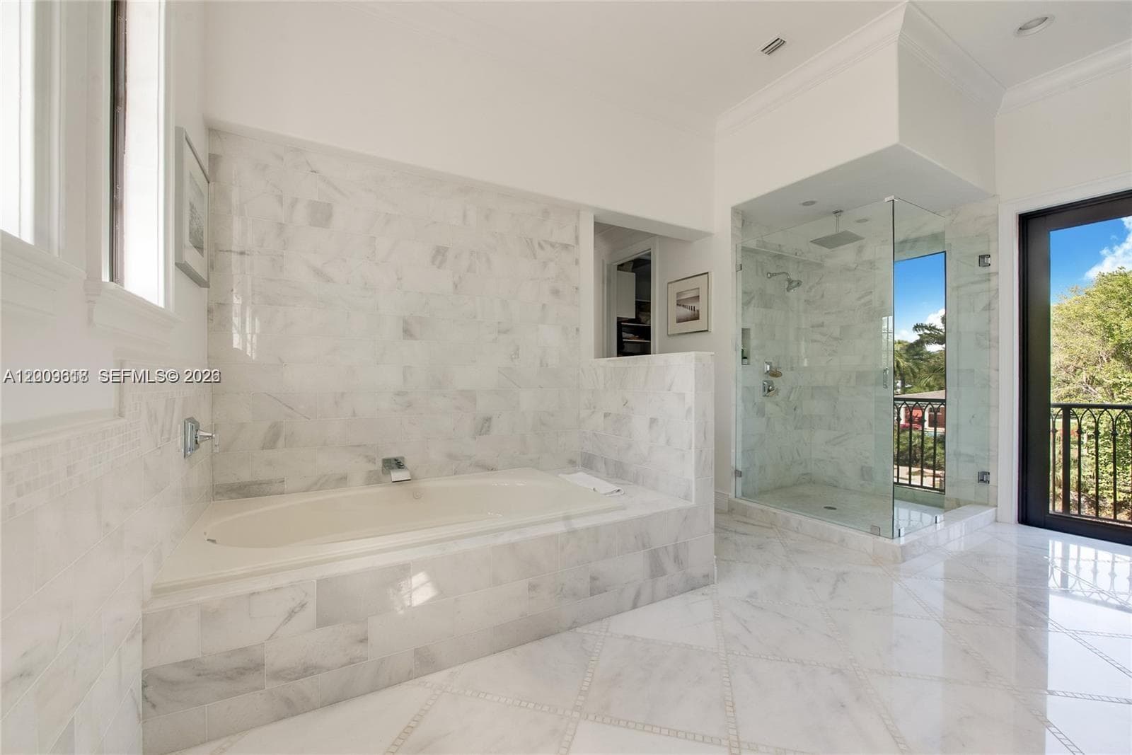 1151 Alhambra Cir photo 14