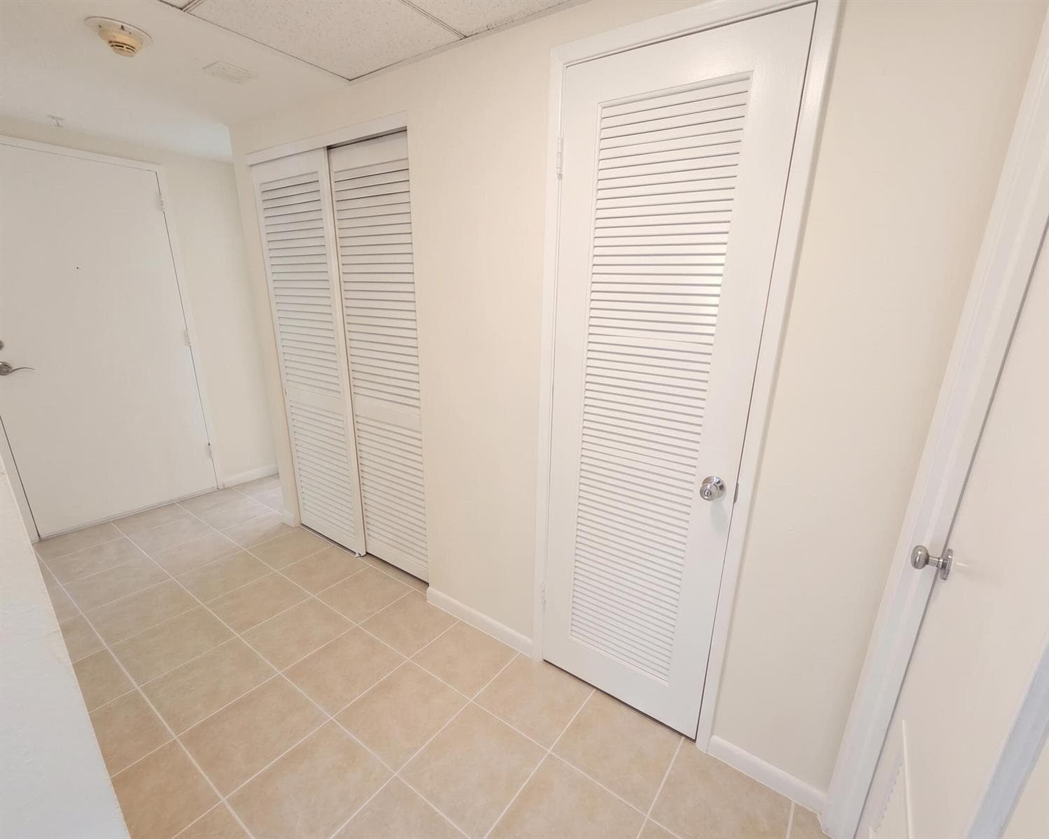 19390 Collins Avenue 1622 photo 10