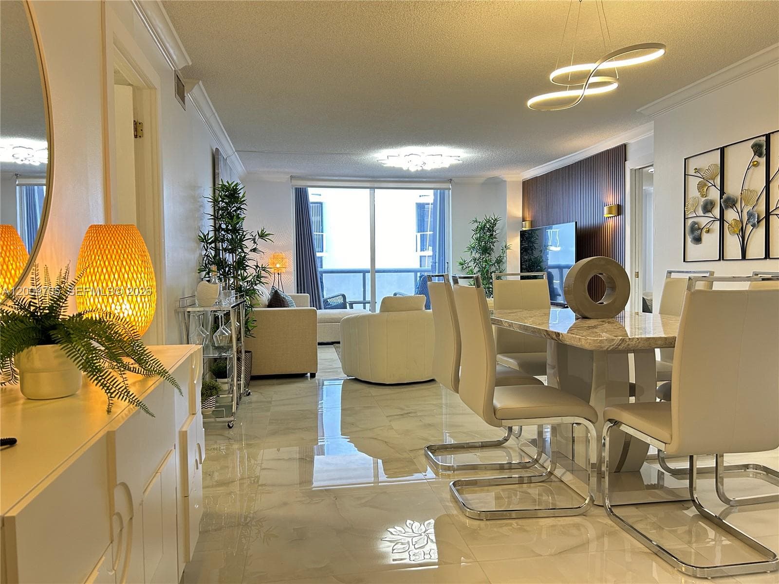 6039 Collins Ave 1507 photo 2