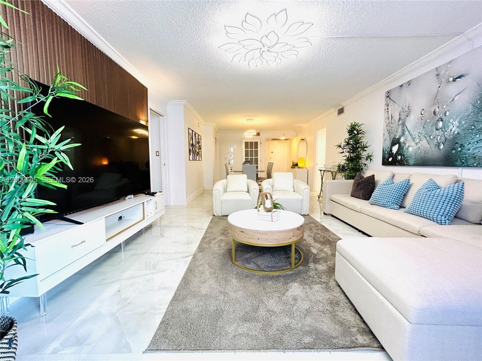 6039 Collins Ave 1507 photo 1