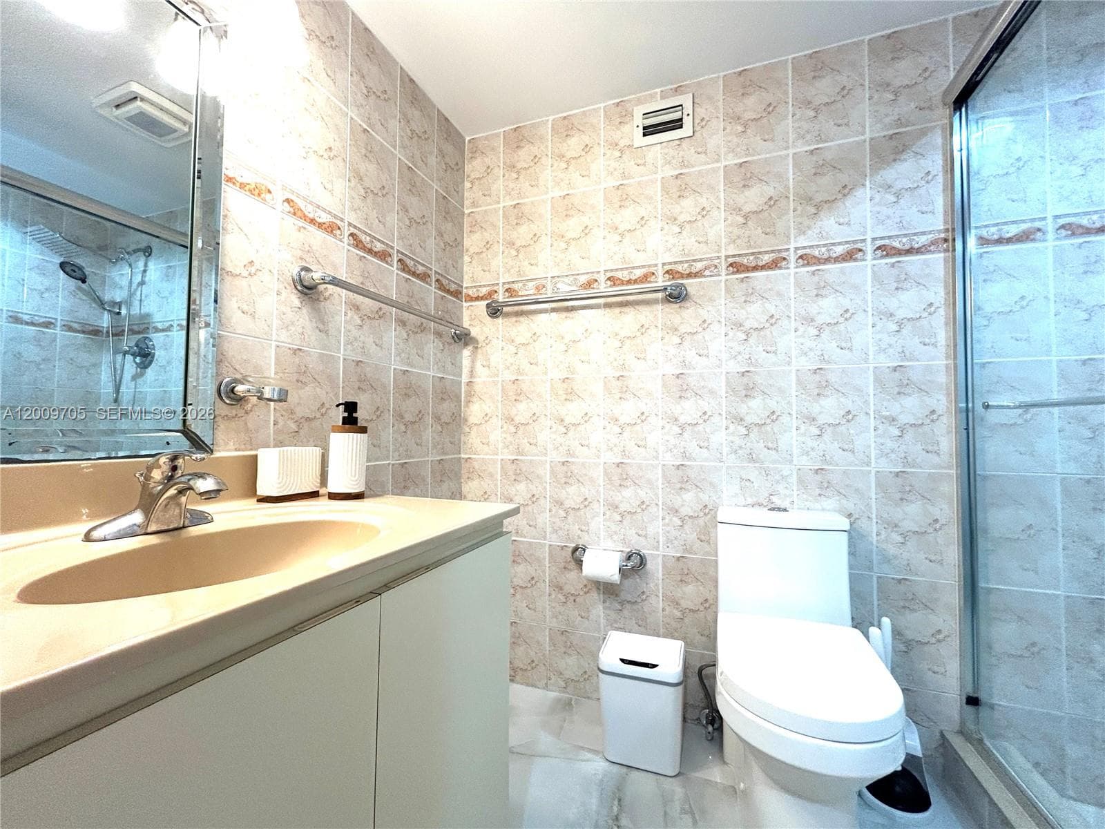6039 Collins Ave 1507 photo 20
