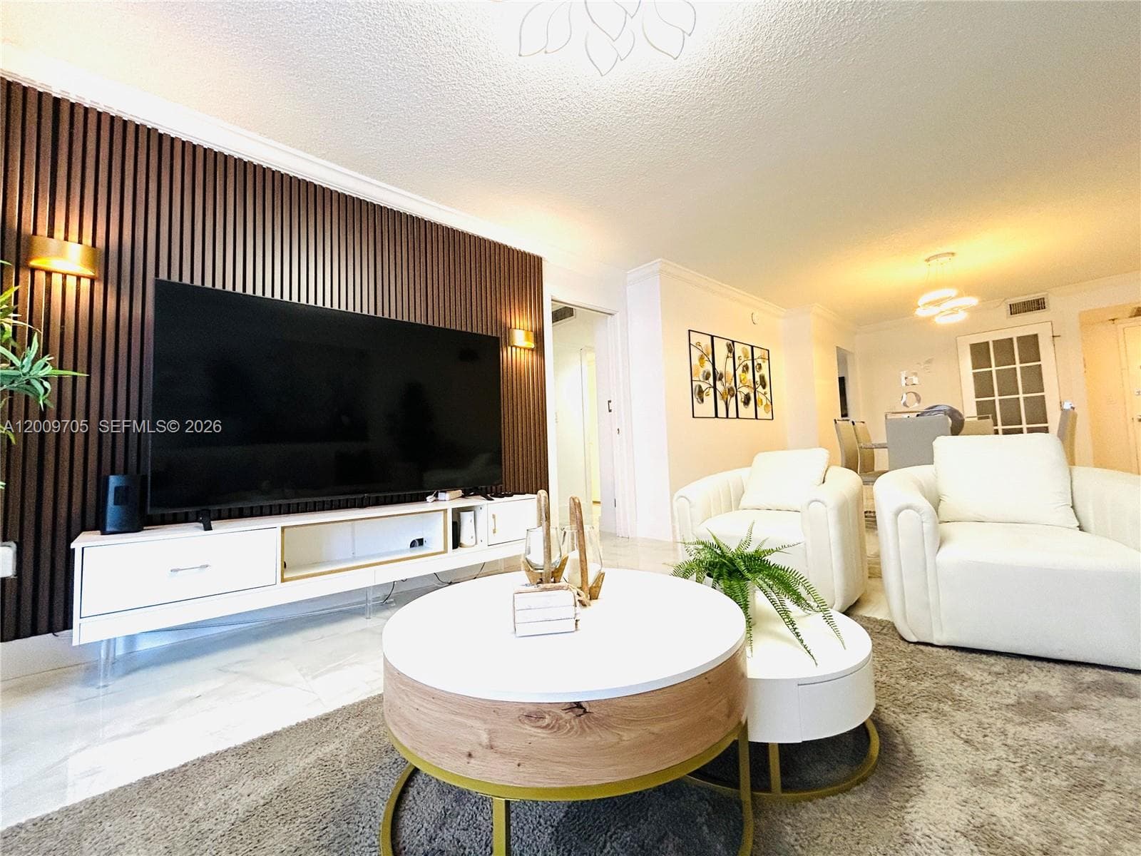 6039 Collins Ave 1507 photo 4