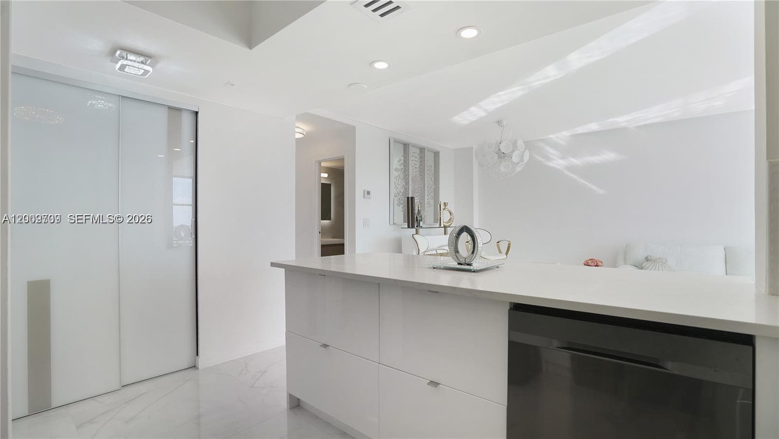 2017 Ocean Dr 1206 photo 17
