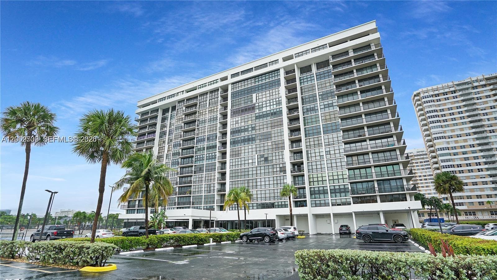 2017 Ocean Dr 1206 photo 3