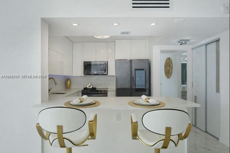 2017 Ocean Dr 1206 photo 11