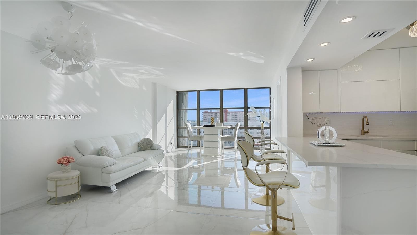 2017 Ocean Dr 1206 photo 4