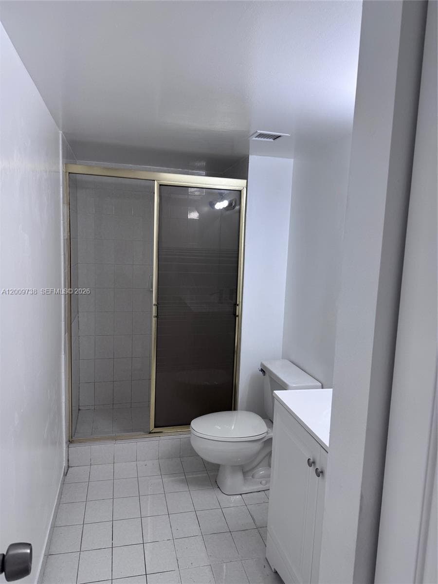 2821 Miami Beach Blvd 3K photo 4