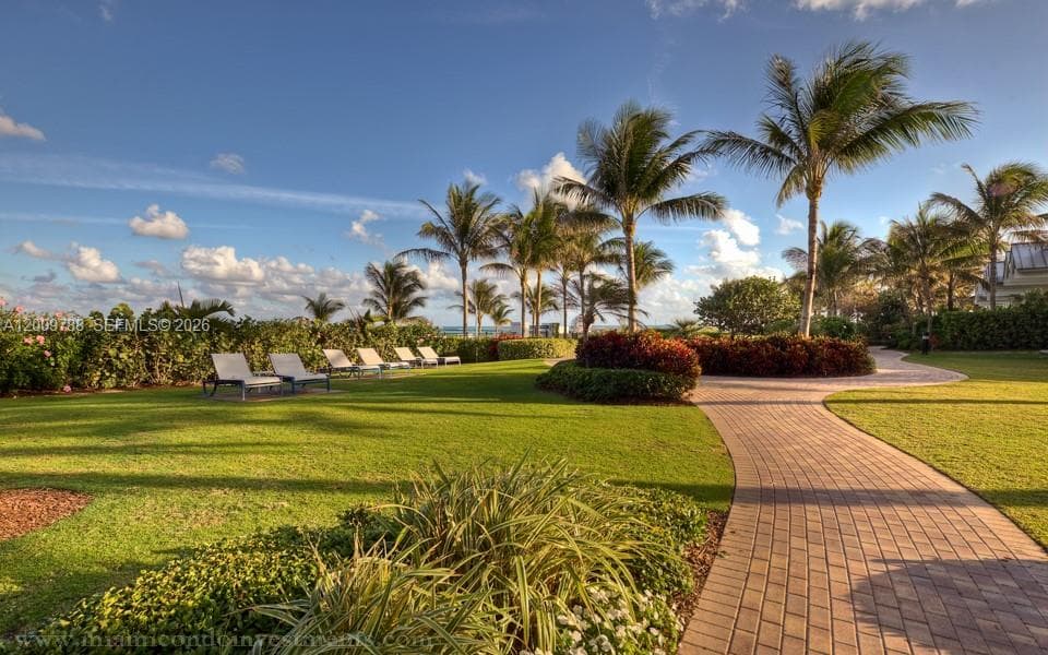 50 Pointe Dr 2102 photo 2
