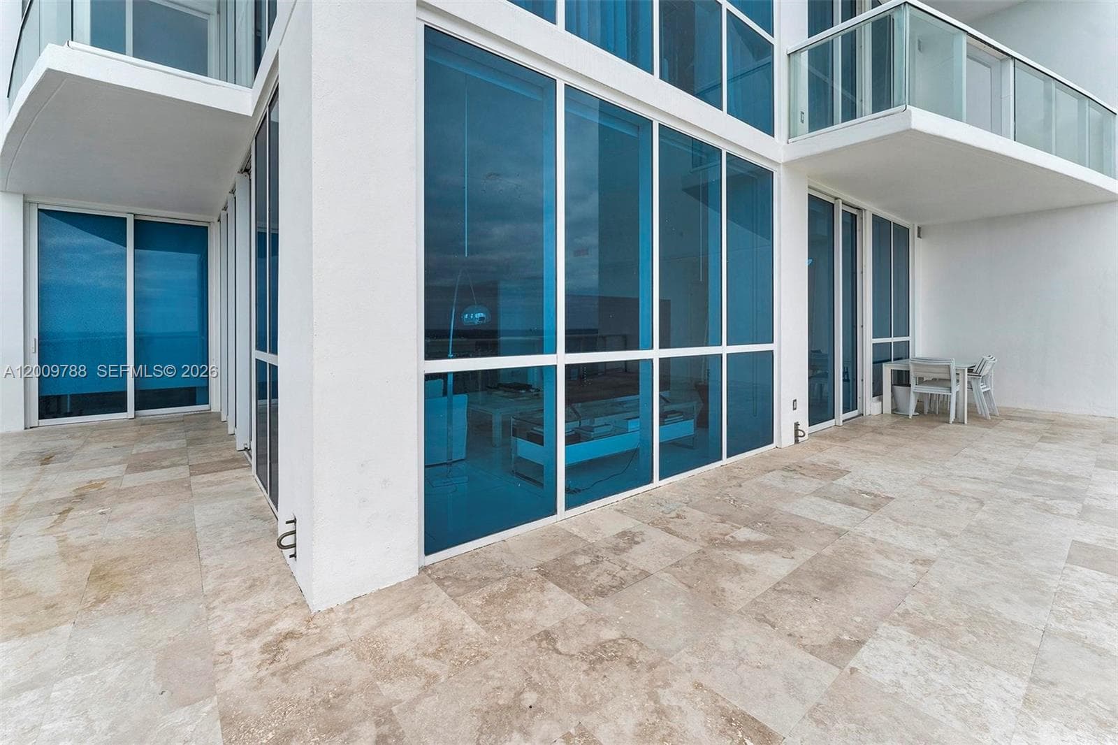 50 Pointe Dr 2102 photo 12