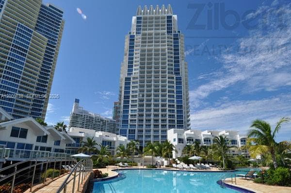 50 Pointe Dr 2102 photo 1