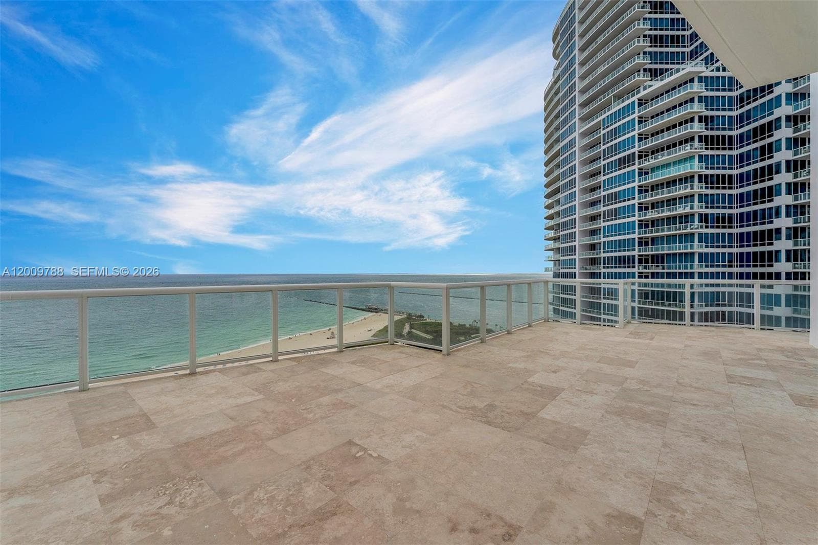 50 Pointe Dr 2102 photo 4