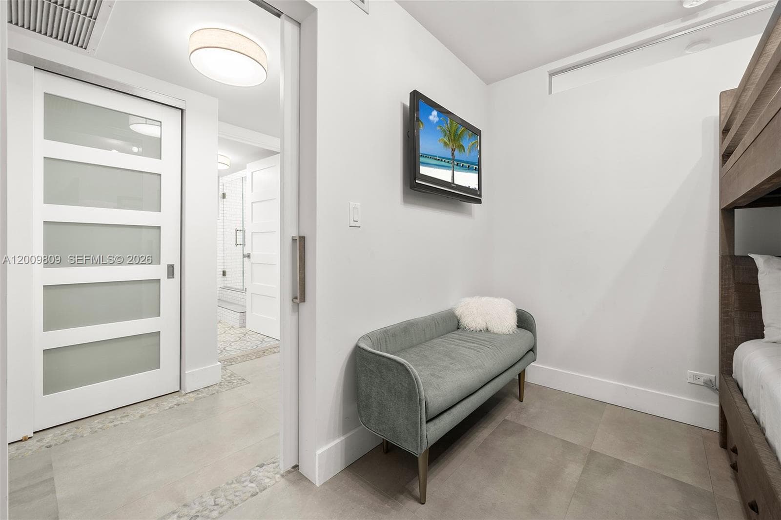2301 Collins Ave 1533 photo 16