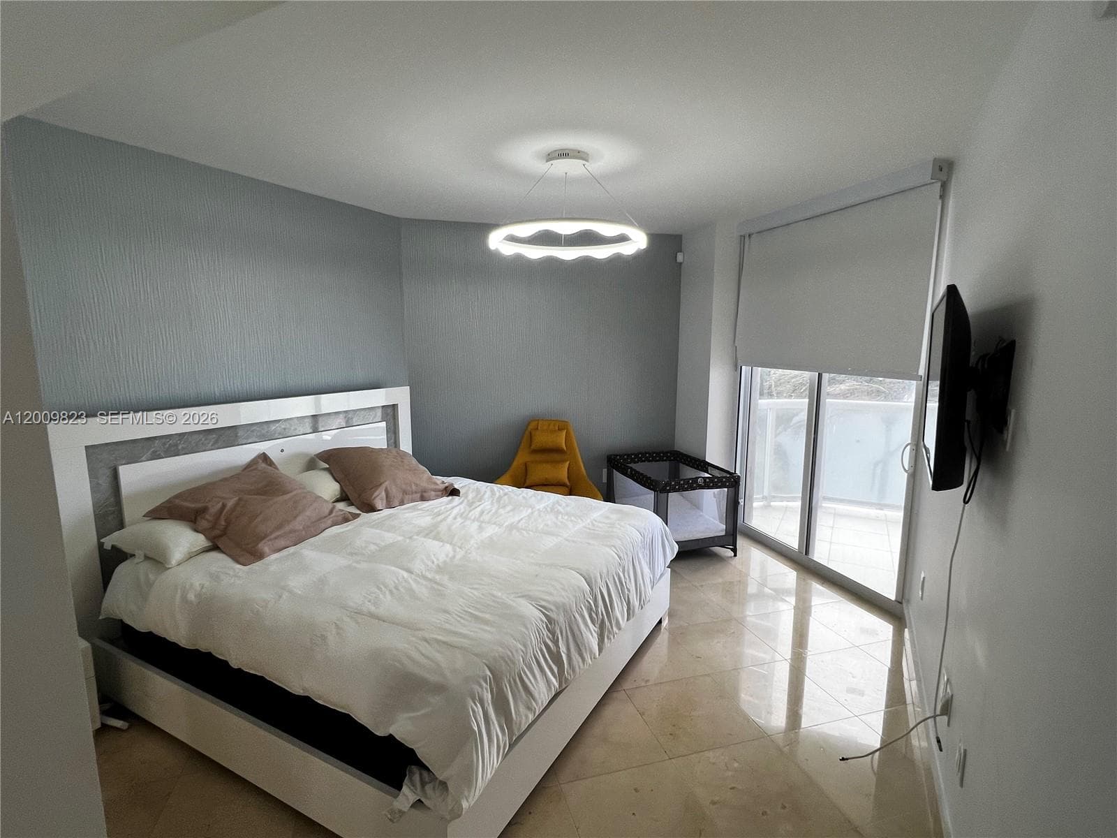 18671 Collins Ave 402 photo 18