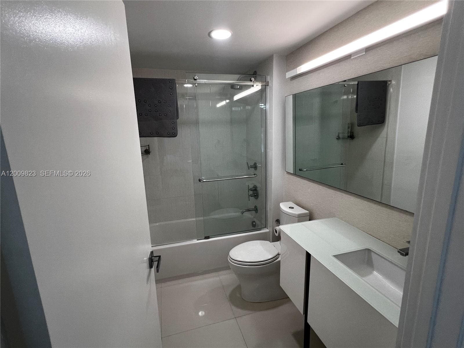 18671 Collins Ave 402 photo 19