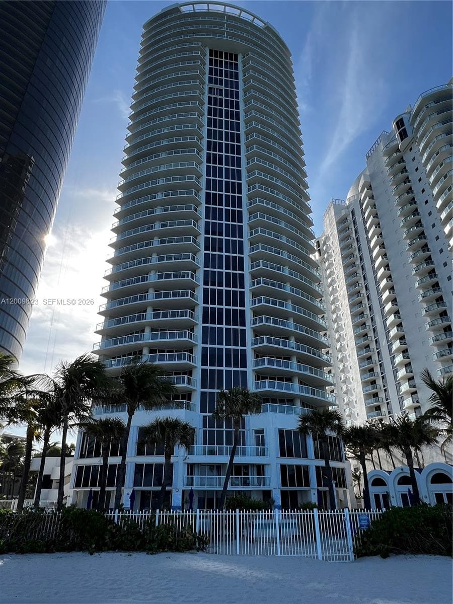 18671 Collins Ave 402 photo 25