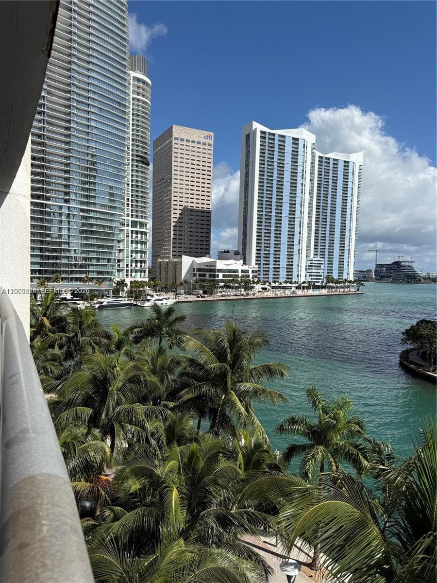 465 Brickell Ave 619 photo 7
