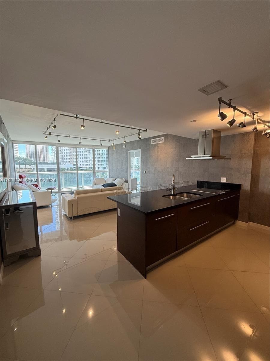 465 Brickell Ave 619 photo 18
