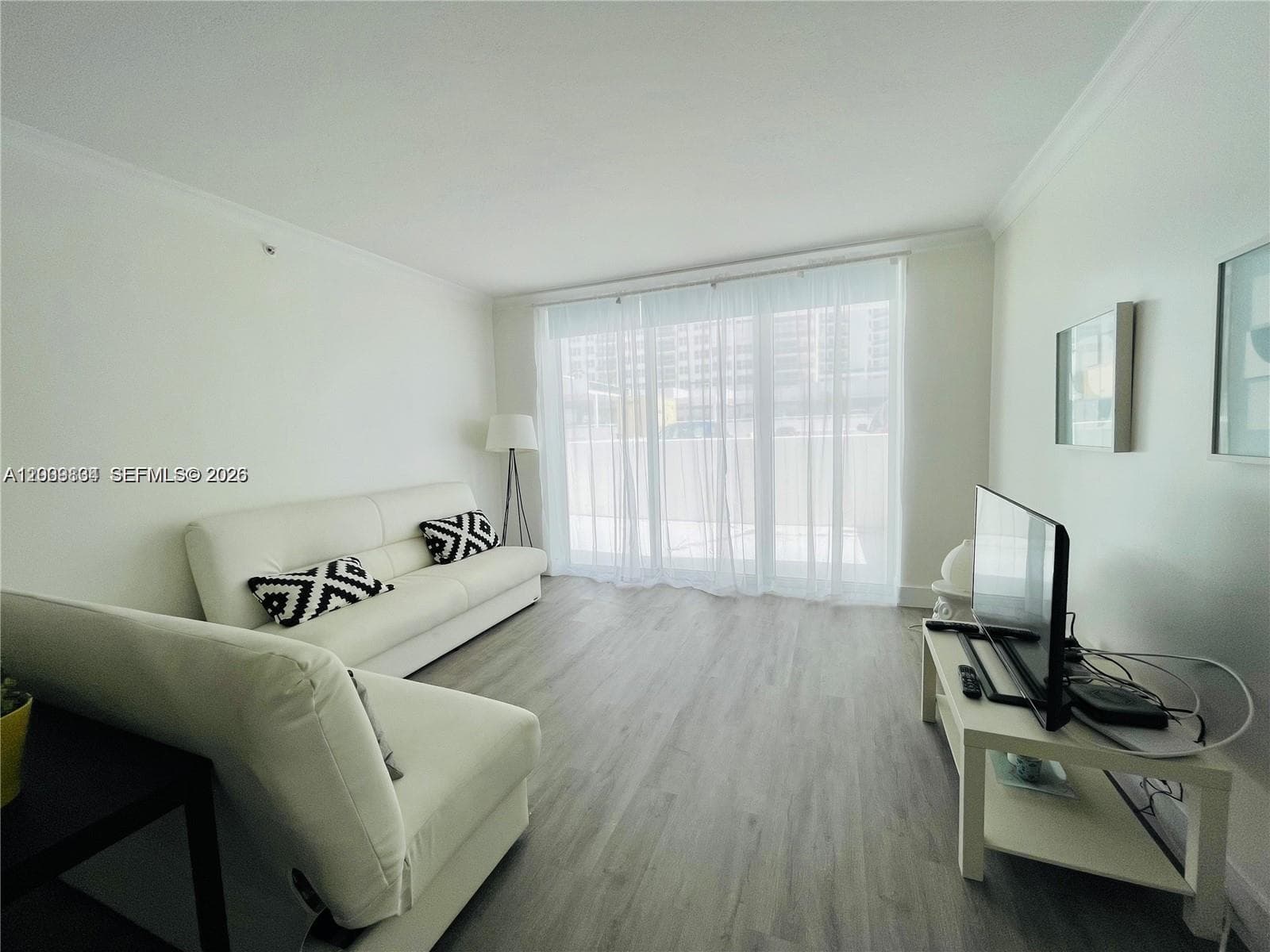 3001 Ocean Dr 101 photo 3