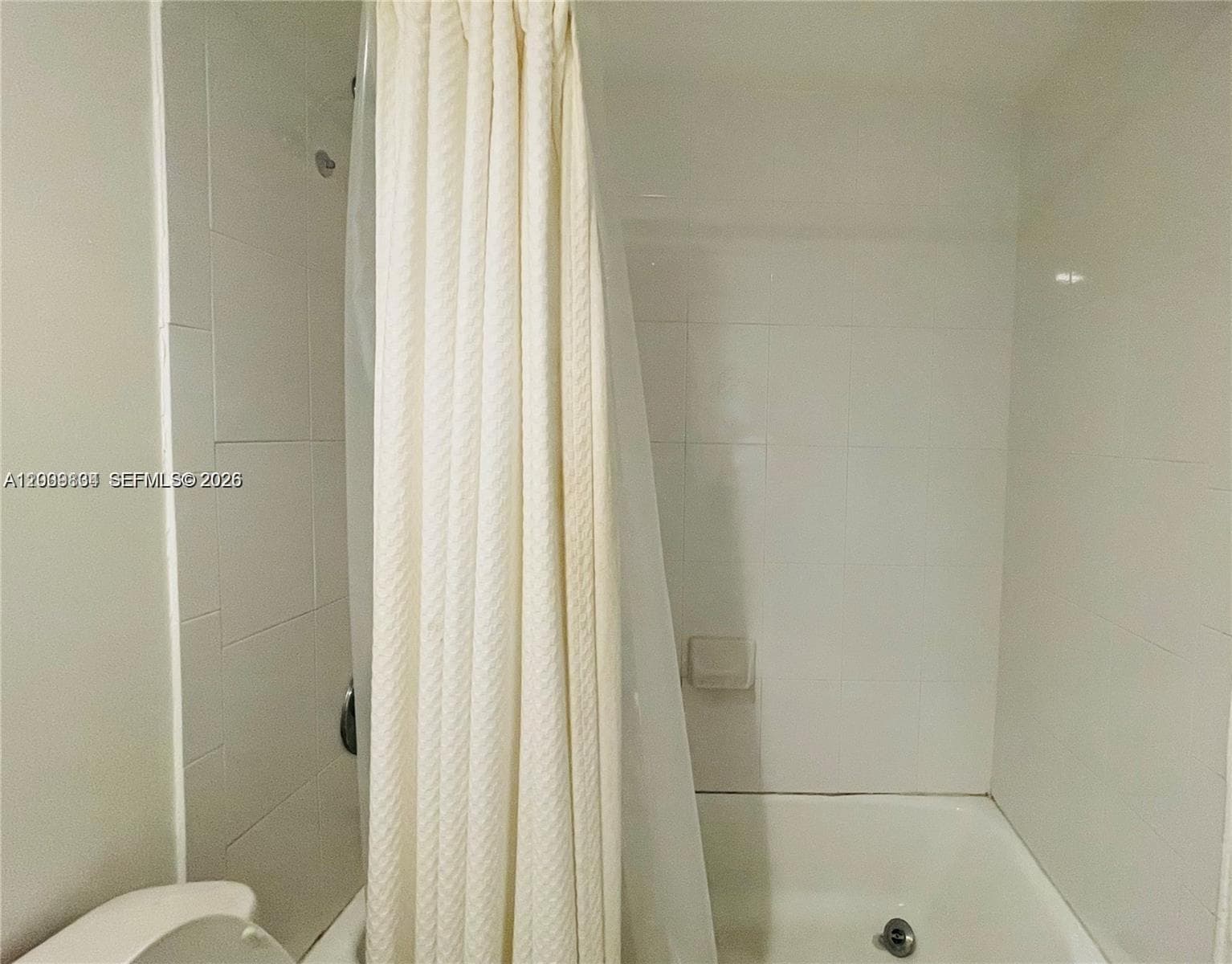 3001 Ocean Dr 101 photo 9