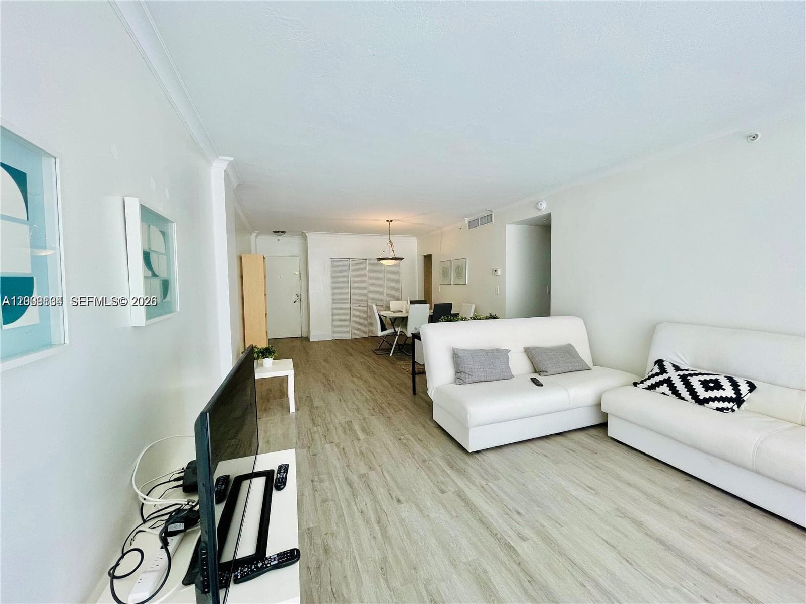 3001 Ocean Dr 101 photo 4