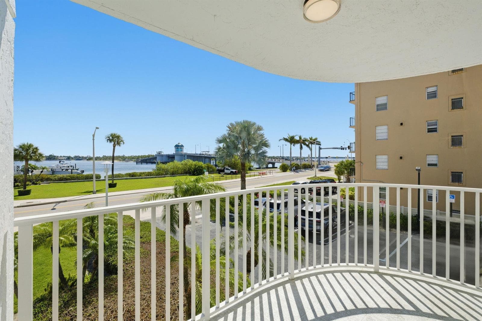 3901 S Flagler Drive 203 photo 7