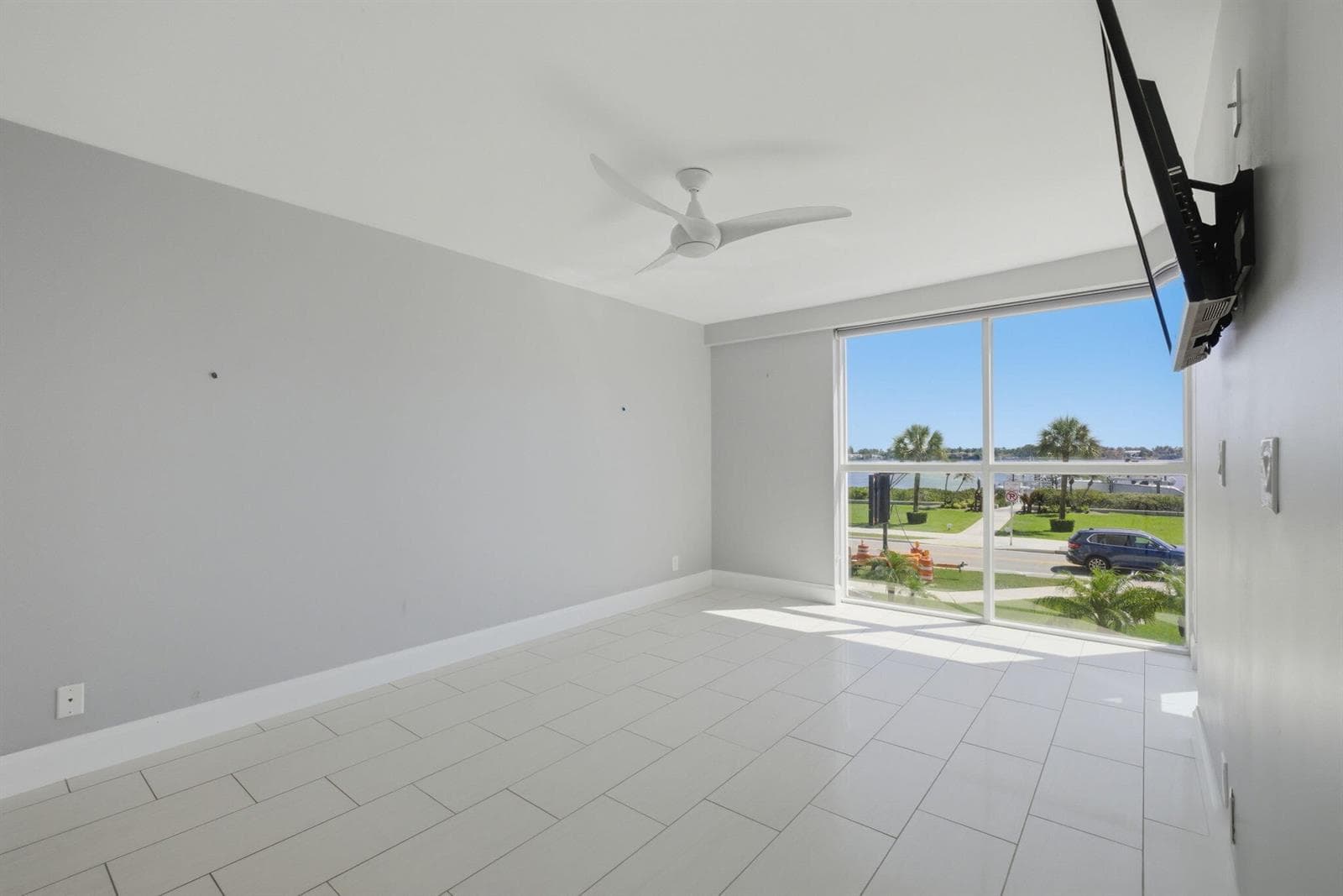 3901 S Flagler Drive 203 photo 9
