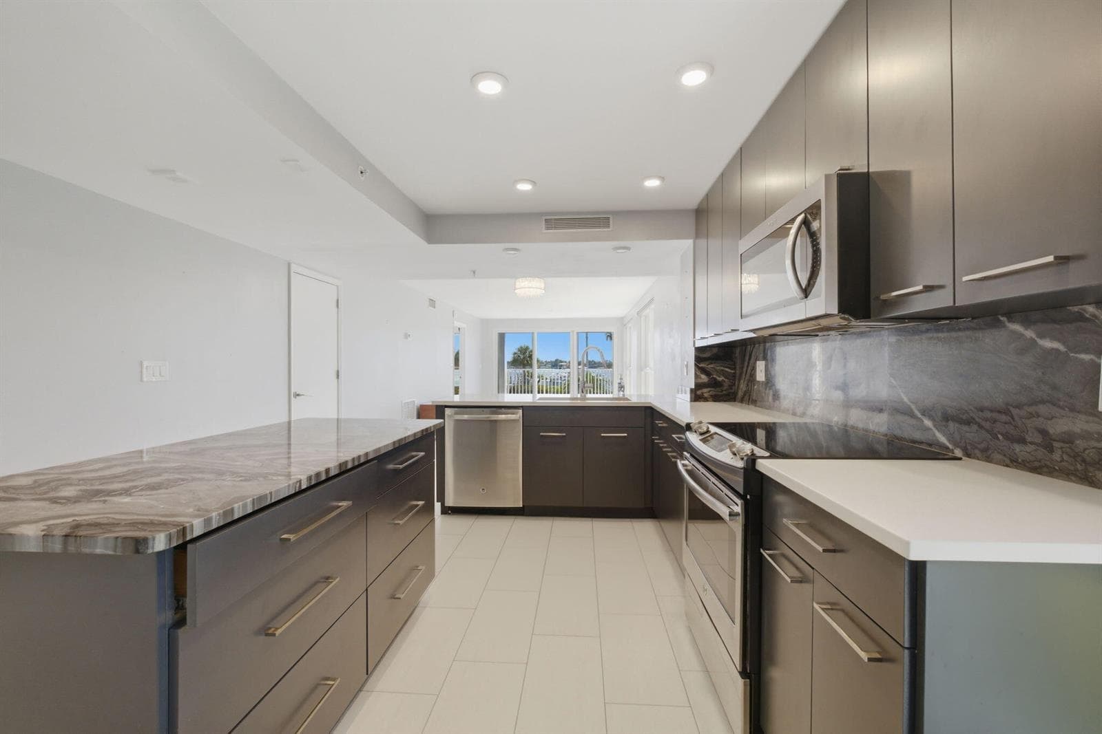 3901 S Flagler Drive 203 photo 4