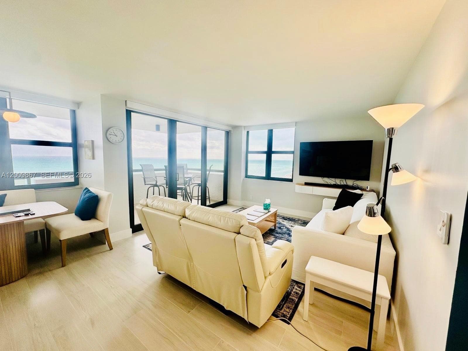 2555 Collins Ave 2411 photo 4