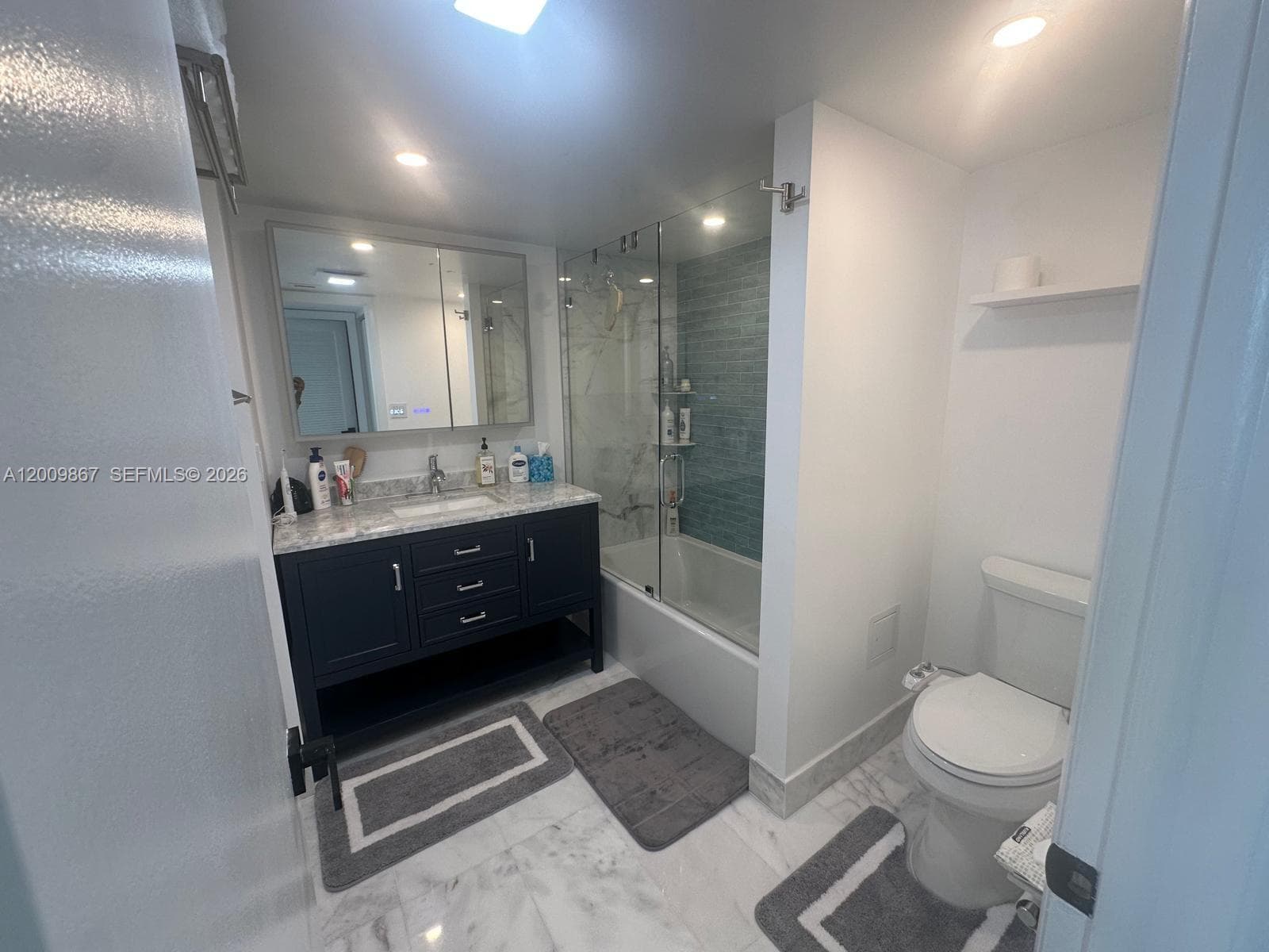 2555 Collins Ave 2411 photo 8