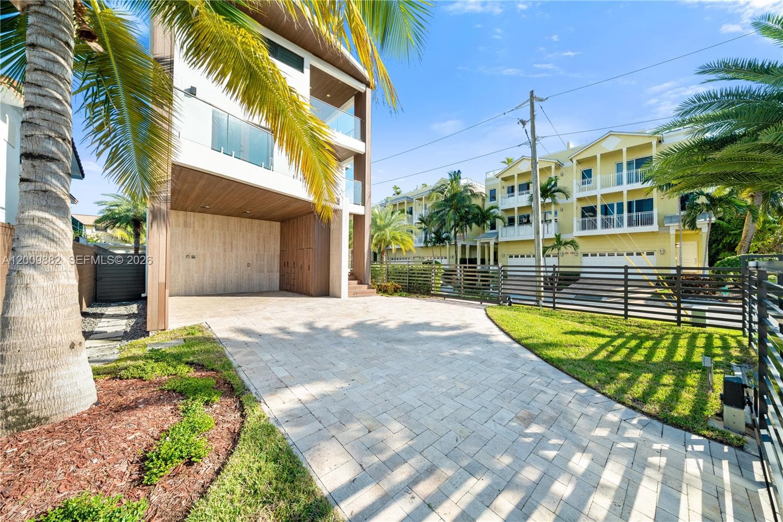 5601 N Ocean Dr 5601 photo 3