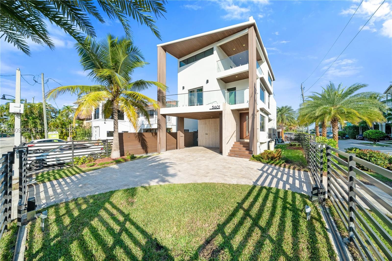 5601 N Ocean Dr 5601 photo 1