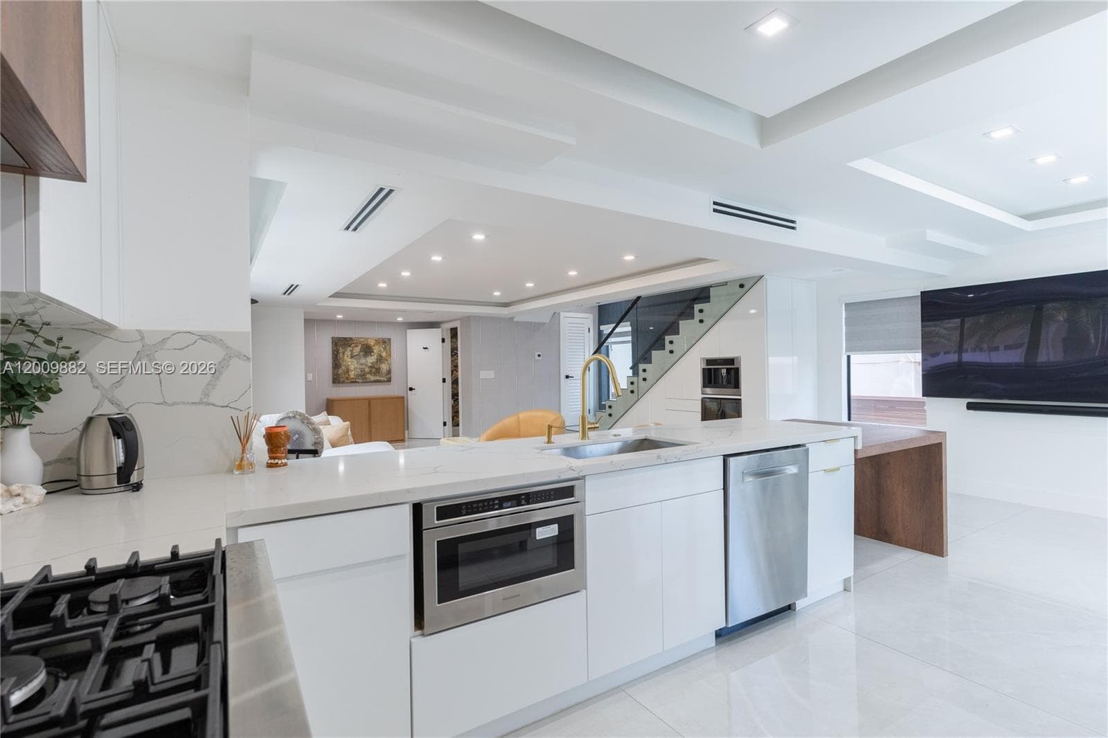5601 N Ocean Dr 5601 photo 15