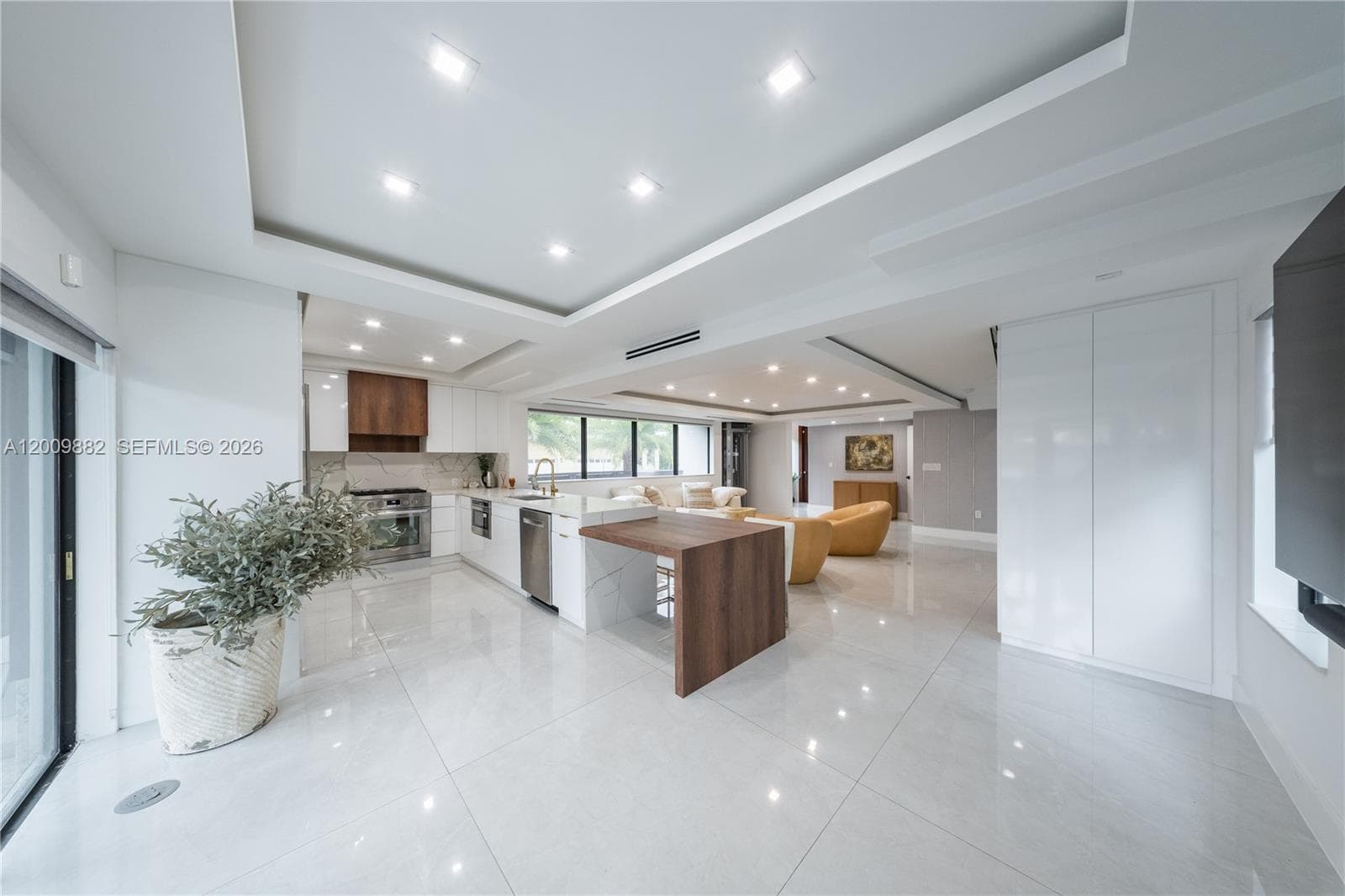 5601 N Ocean Dr 5601 photo 11