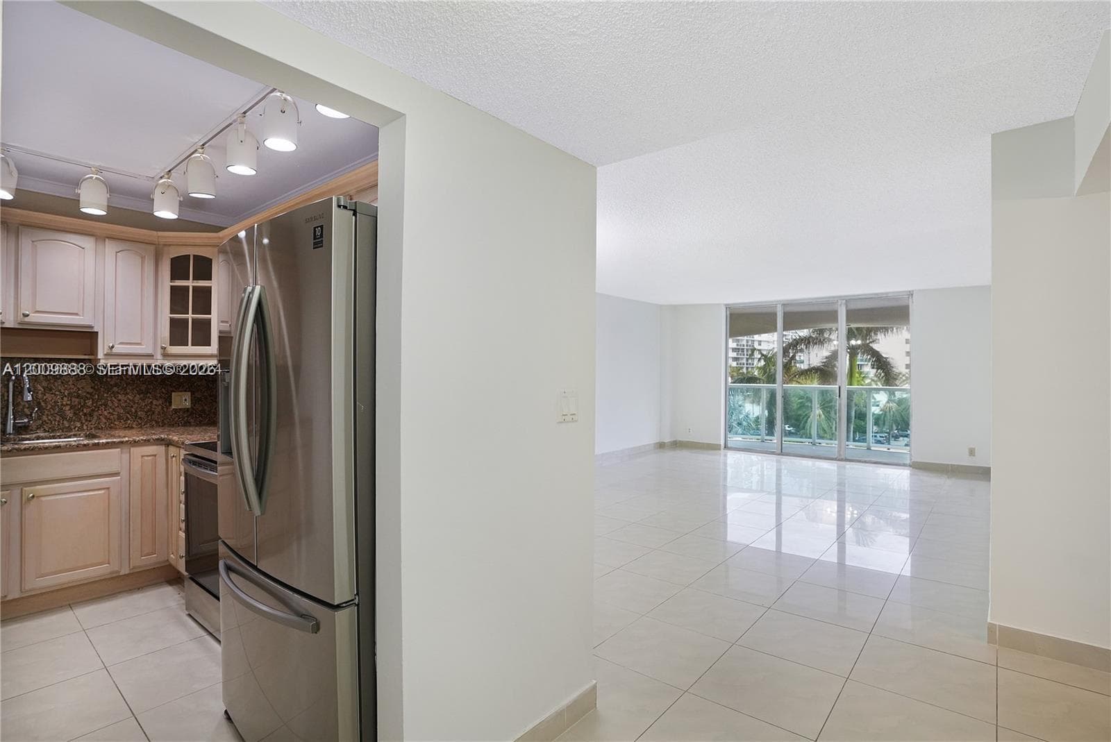 3800 Ocean Dr 414 photo 1