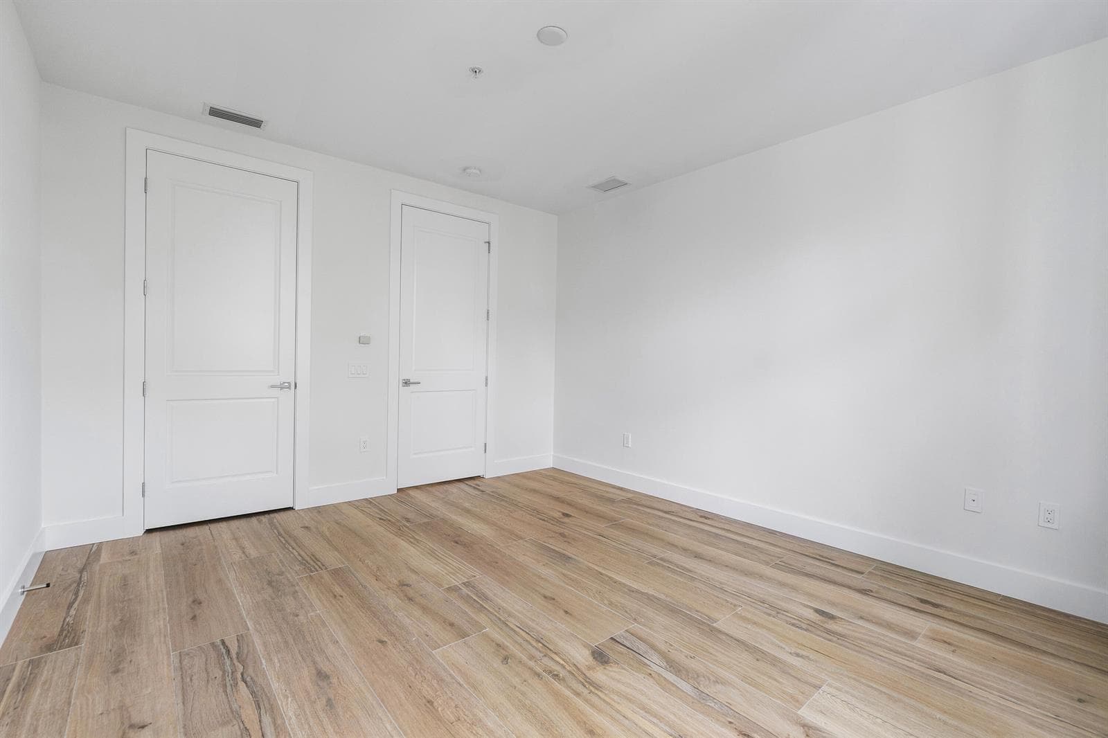 180 Lake Drive 2-302 photo 22