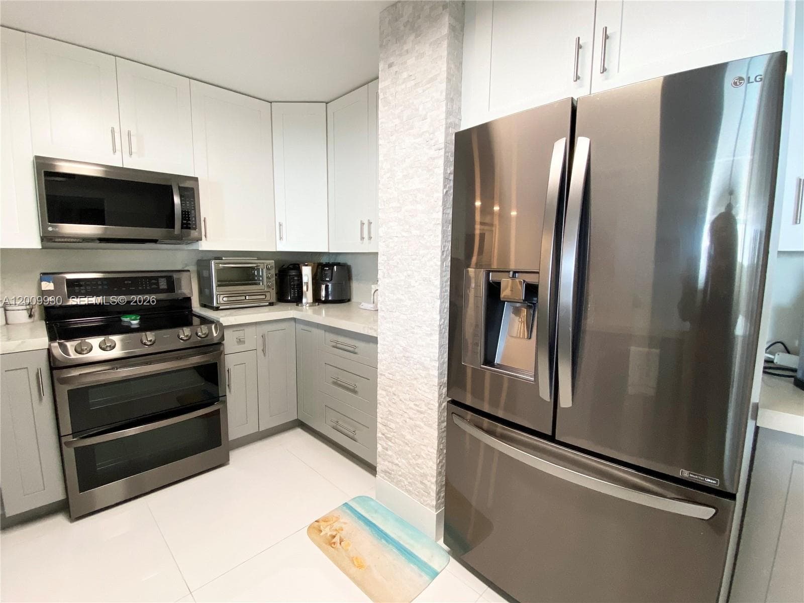6450 Collins Ave 1004 photo 4