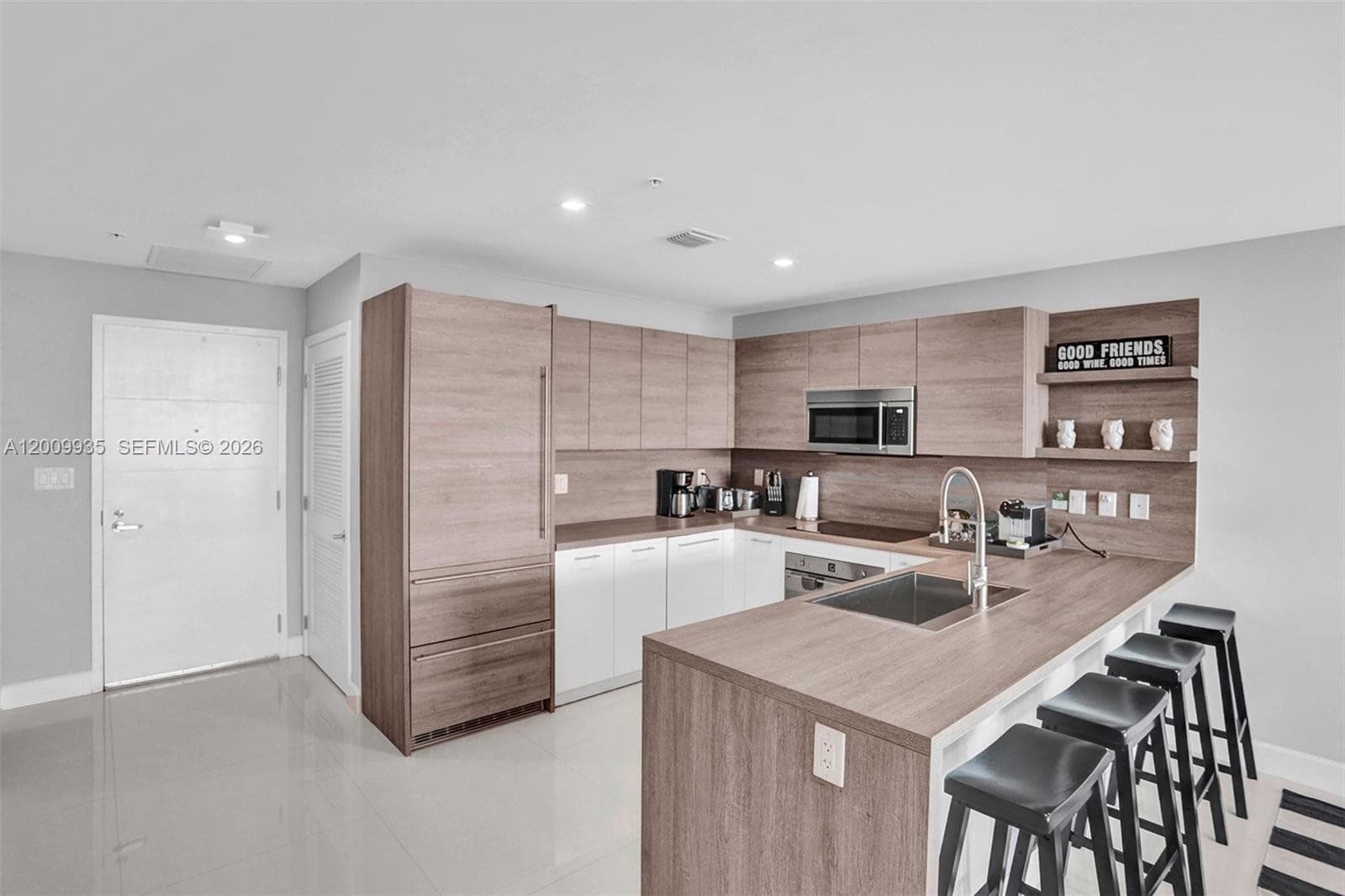 400 Sunny Isles Blvd 2021 photo 2