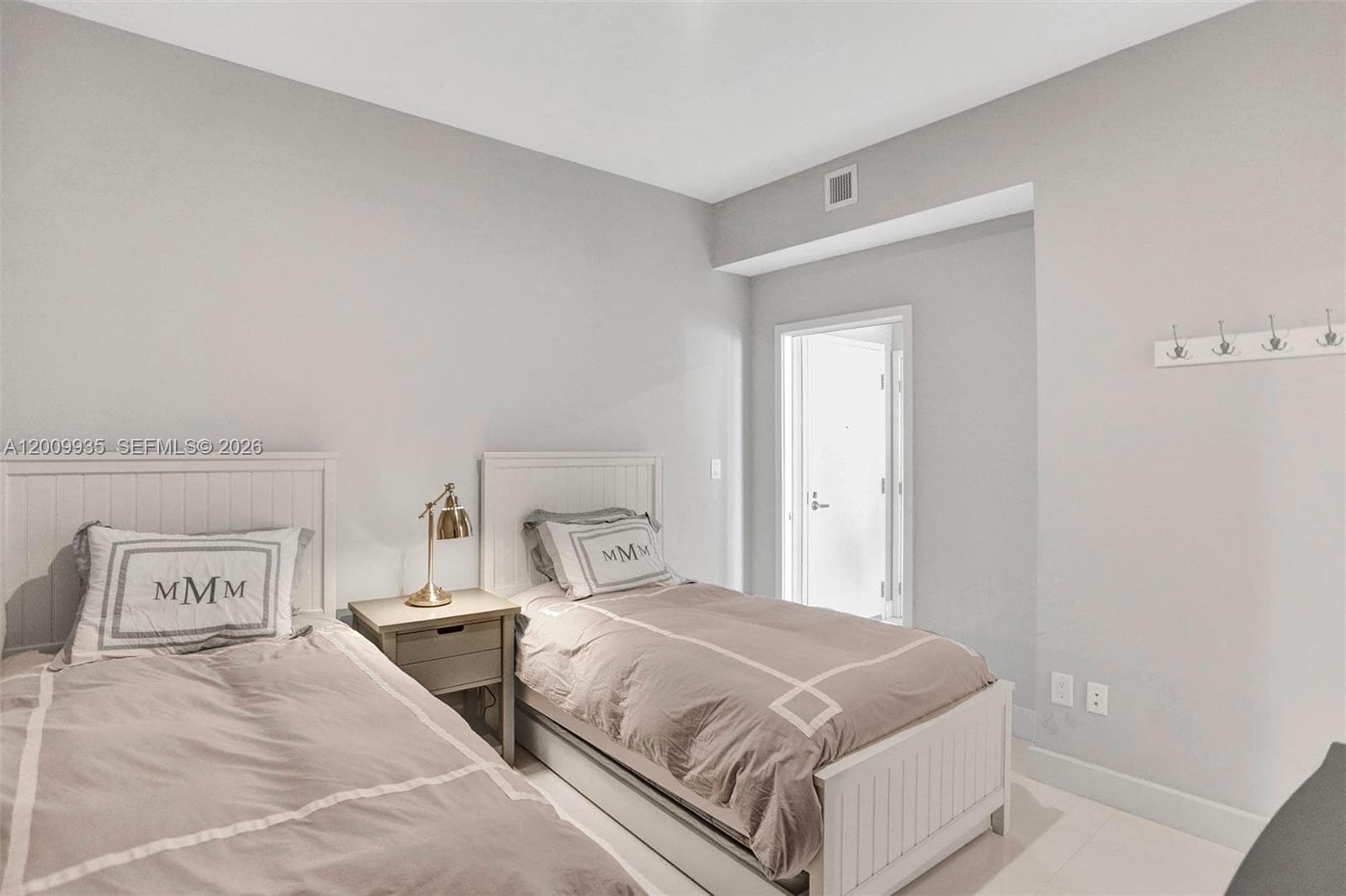 400 Sunny Isles Blvd 2021 photo 17