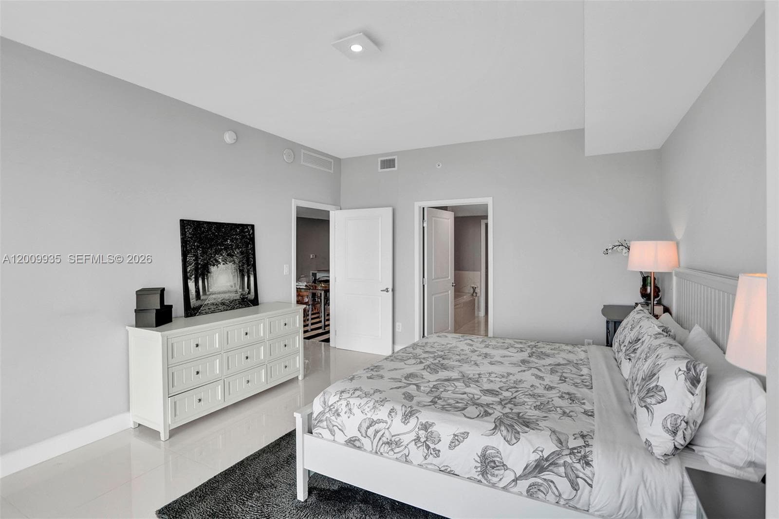 400 Sunny Isles Blvd 2021 photo 22