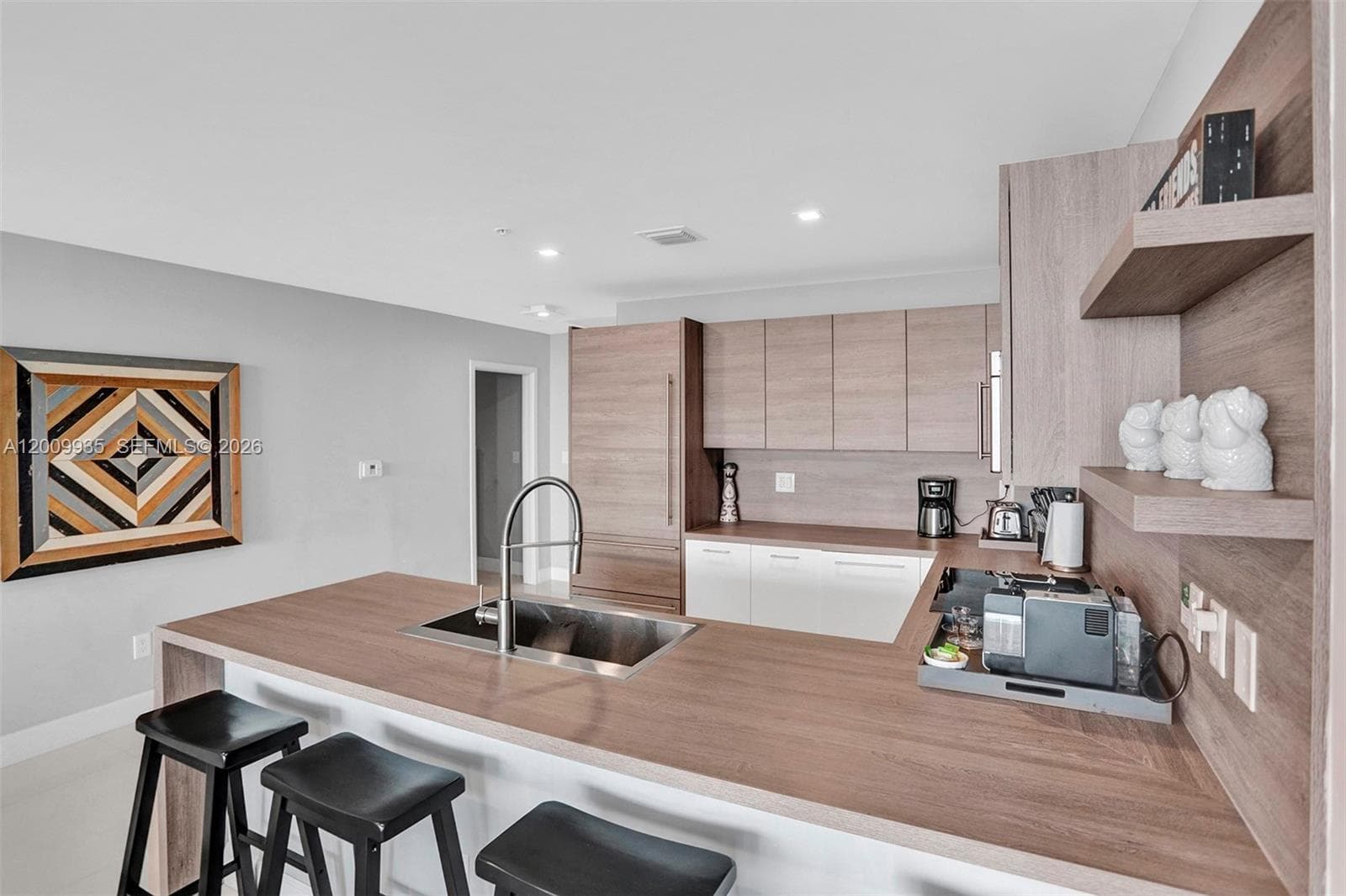 400 Sunny Isles Blvd 2021 photo 3