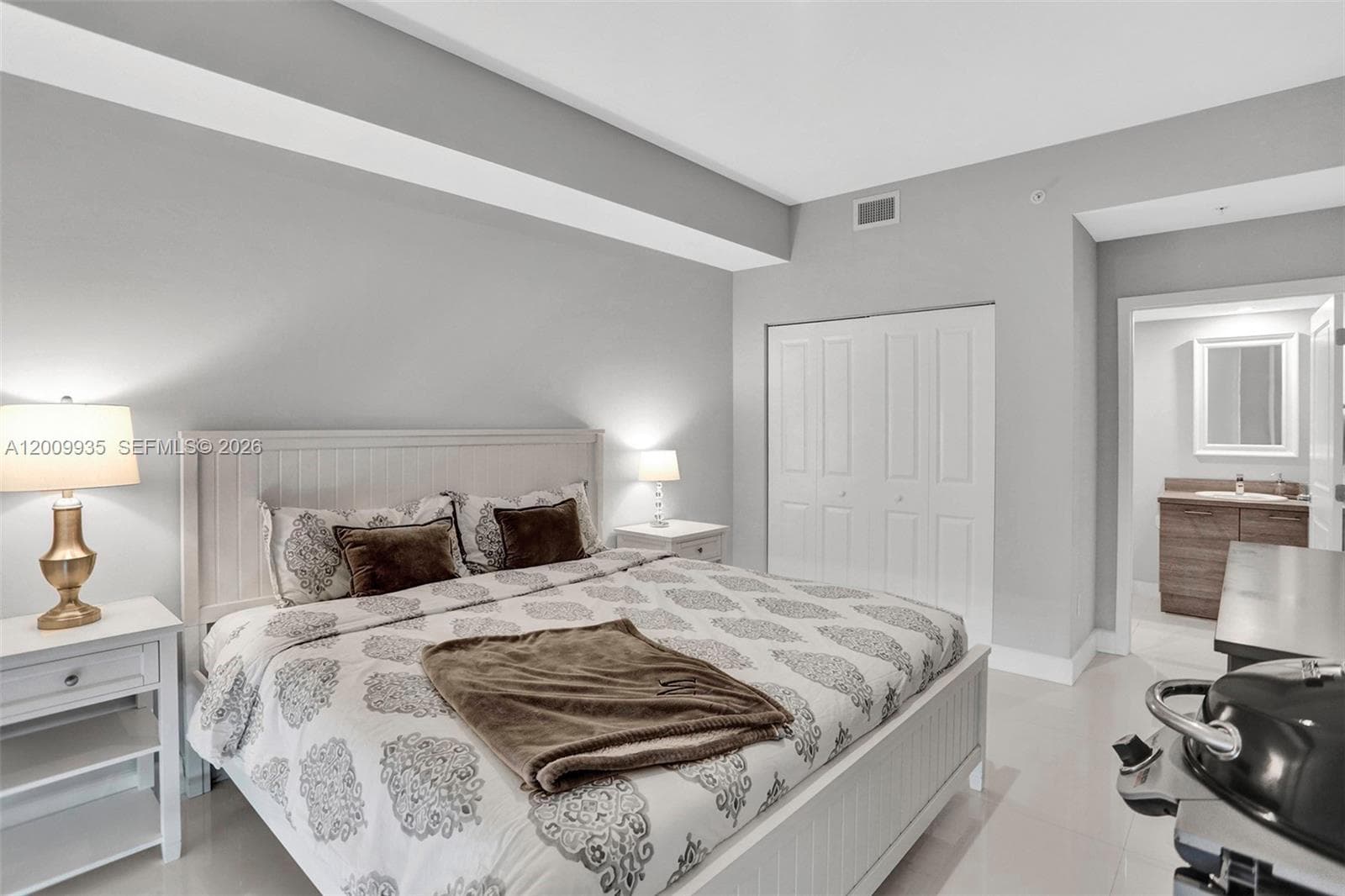 400 Sunny Isles Blvd 2021 photo 20