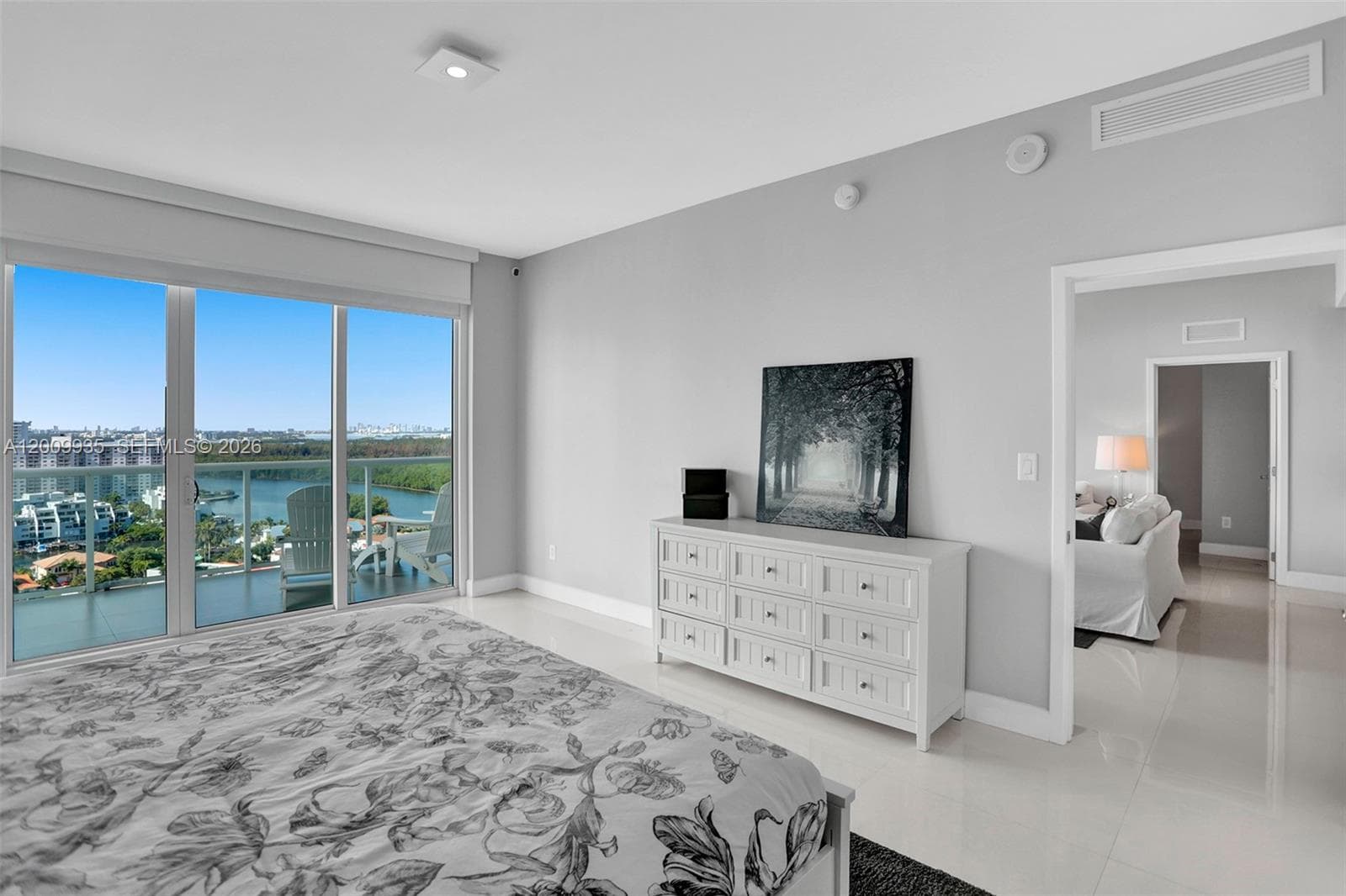 400 Sunny Isles Blvd 2021 photo 19