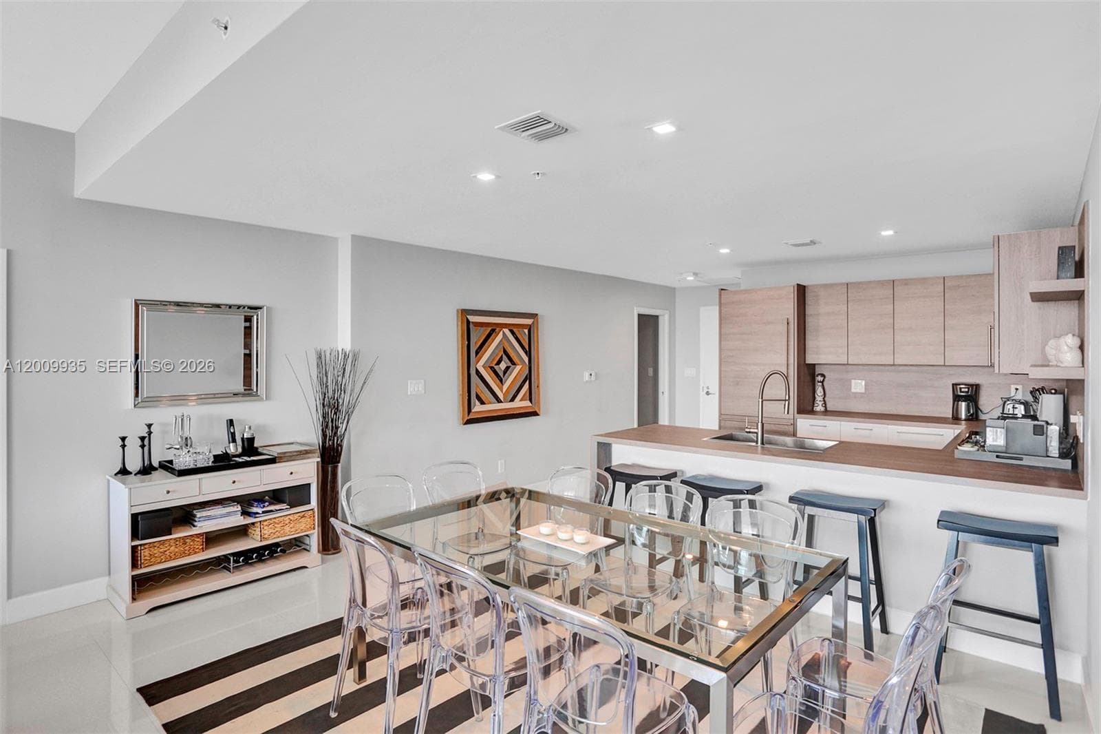 400 Sunny Isles Blvd 2021 photo 8