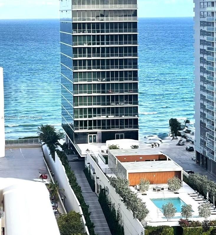 1985 Ocean Dr 14C photo 2