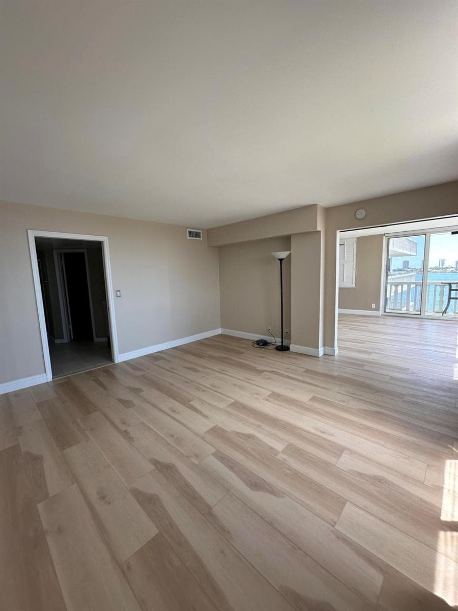 301 Lake Shore Drive 708 photo 9