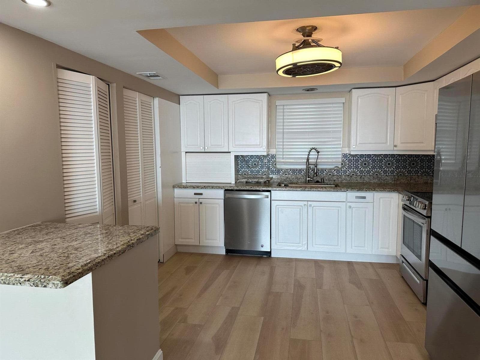 301 Lake Shore Drive 708 photo 8