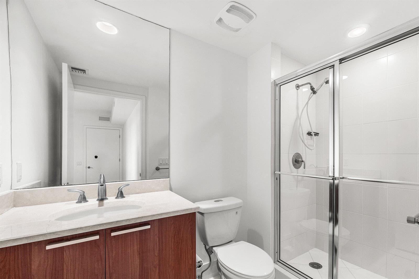 2650 Lake Shore Drive 1005 photo 19